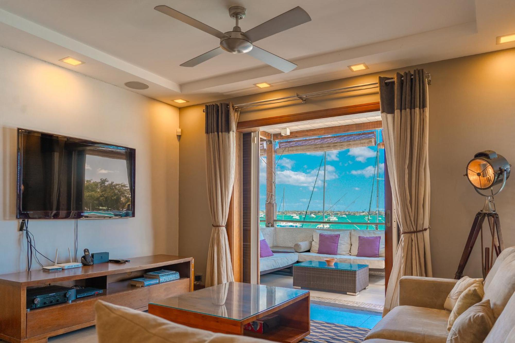 Beachfront Luxurious Stunning Sunset Boulevard Apartment, Grand Baie Exterior photo