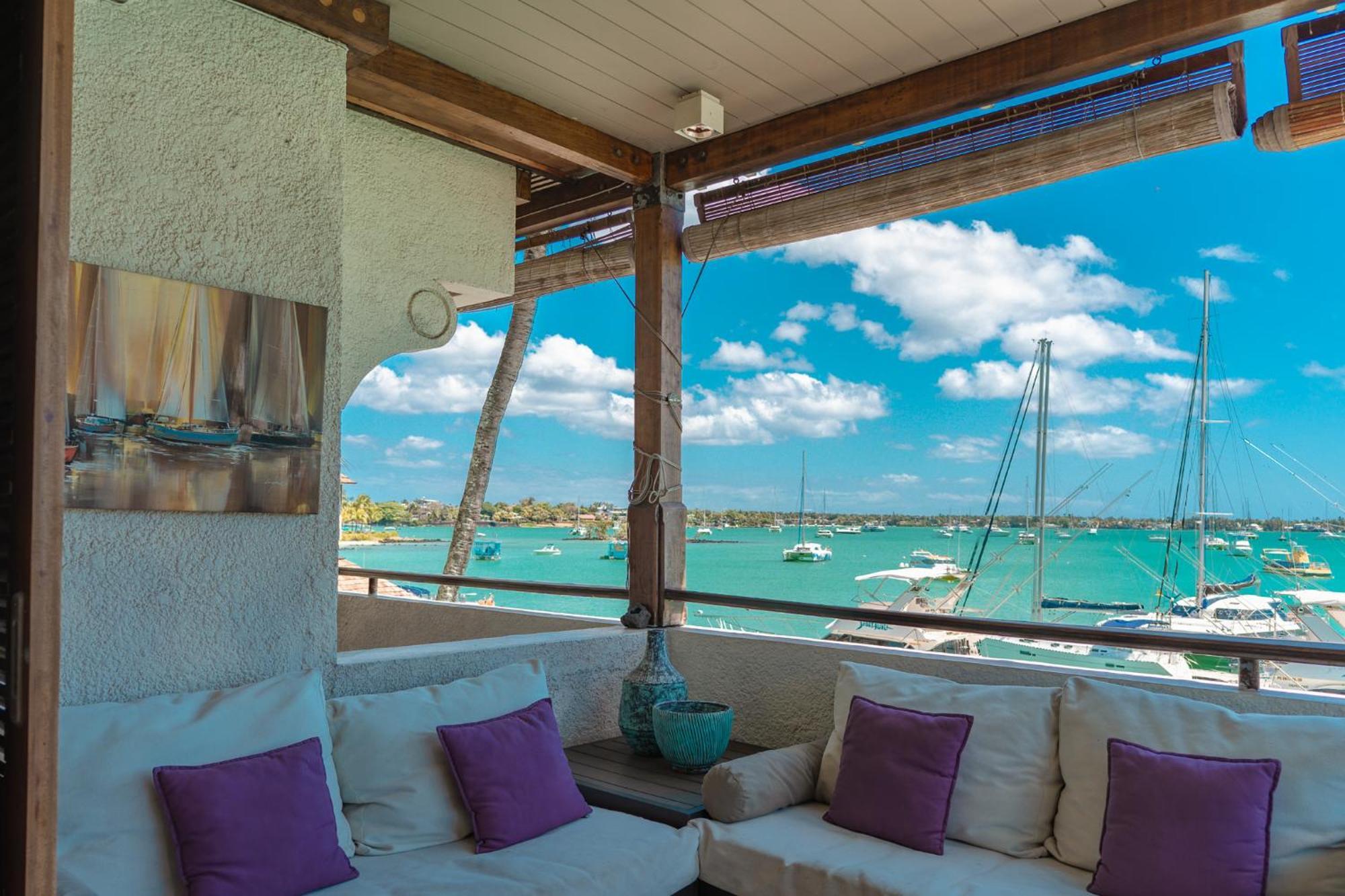 Beachfront Luxurious Stunning Sunset Boulevard Apartment, Grand Baie Exterior photo